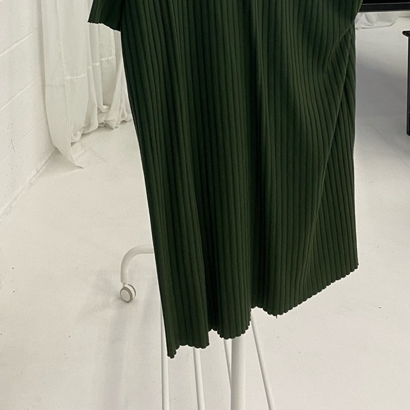 Oversized Dress - Picture 2 of 3